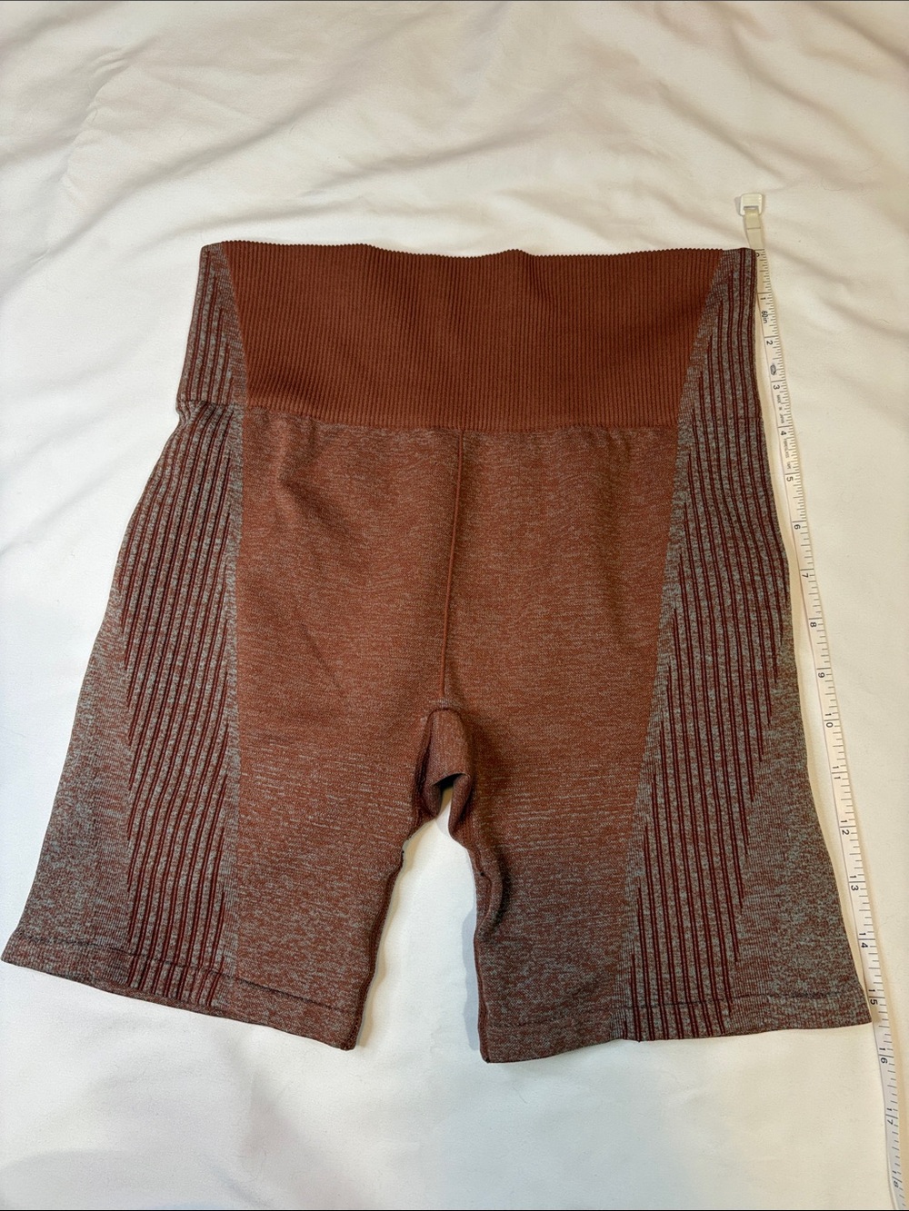 Fabletics Ombre Seamless Ultra High-Waisted Shorts in Mahogany Ribbed Contour S